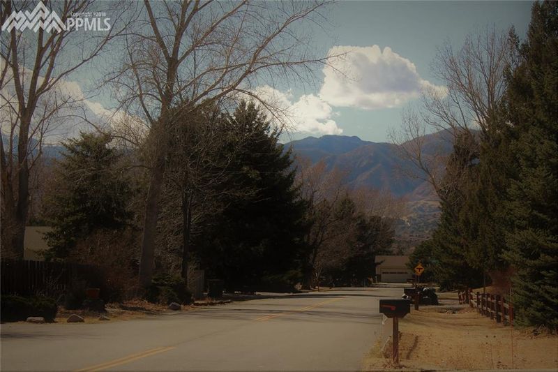 1364 York Rd, Colorado Springs, CO 80918