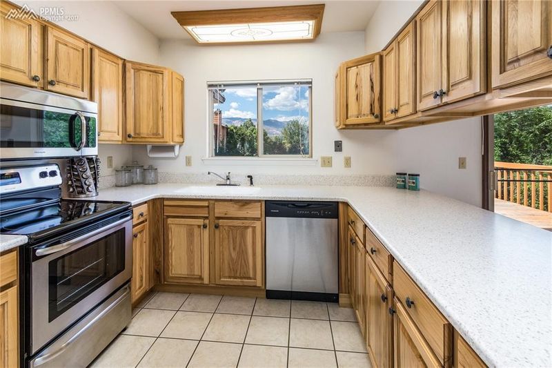 1372 Valkenburg Dr, Colorado Springs, CO 80907