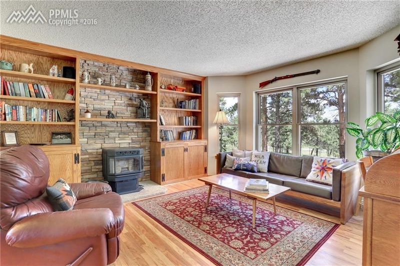 13720 Vollmer Rd, Colorado Springs, CO 80908