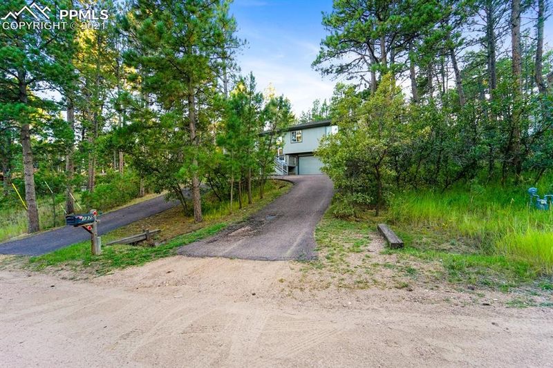 1375 Spring Valley Dr, Colorado Springs, CO 80921