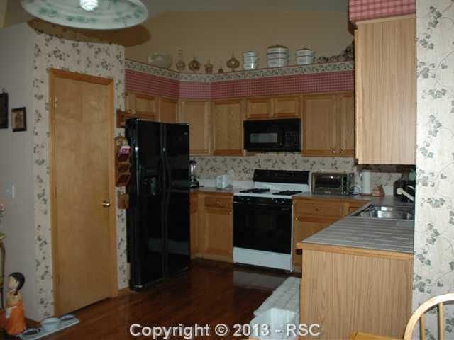 1376 Coolcrest Dr, Colorado Springs, CO 80906