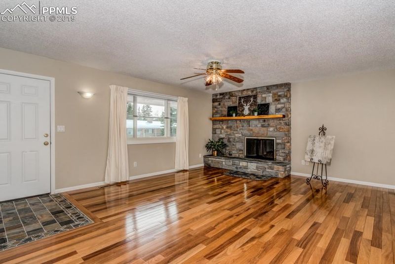 138 Rolling Park Dr, Woodland Park, CO 80863