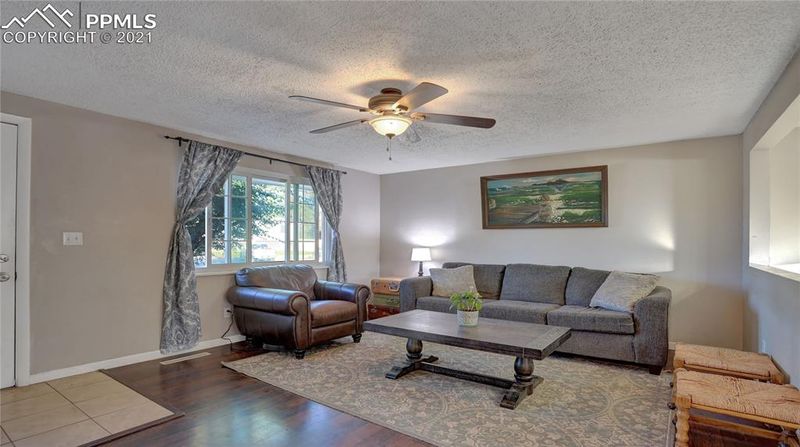 1381 Commanchero Dr, Colorado Springs, CO 80915