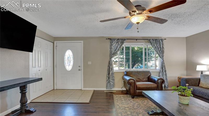 1381 Commanchero Dr, Colorado Springs, CO 80915