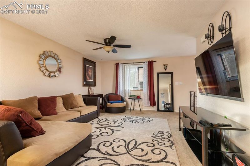 1382 Keith Dr, Colorado Springs, CO 80916