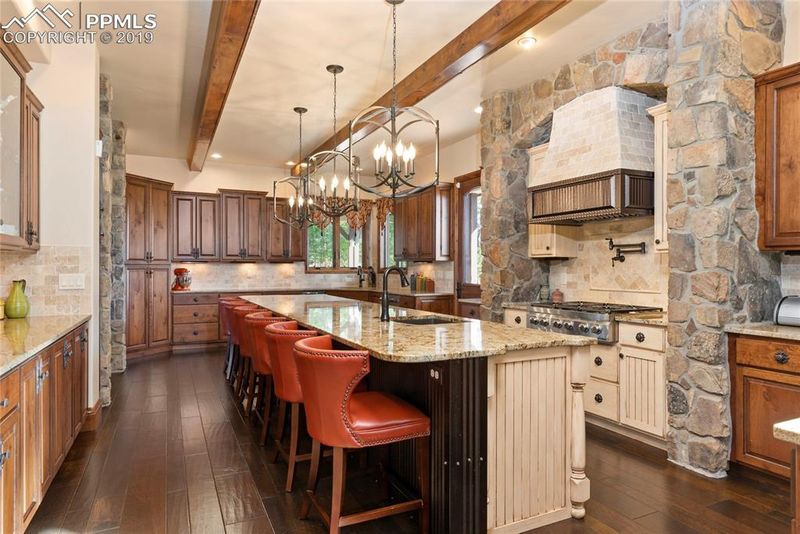 13835 Holmes Rd, Colorado Springs, CO 80908
