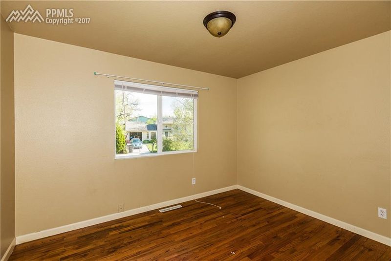 1384 Bonita Dr, Fountain, CO 80817