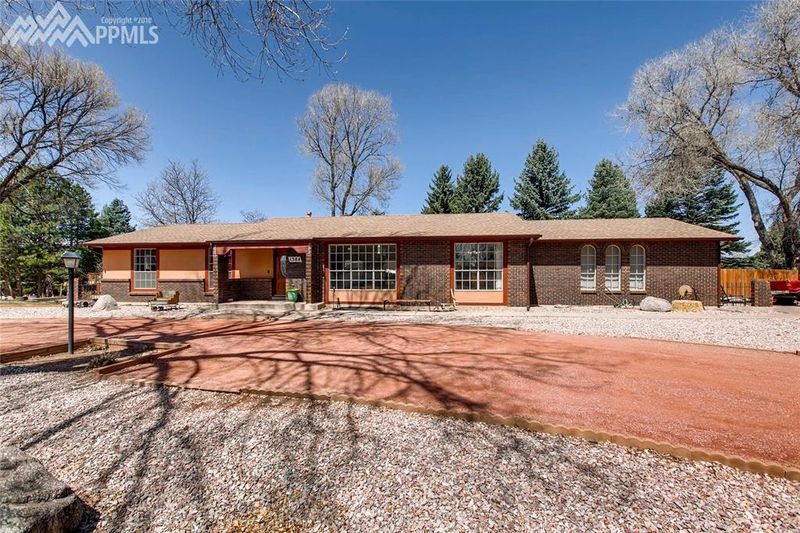1384 Ginny Ln, Colorado Springs, CO 80918