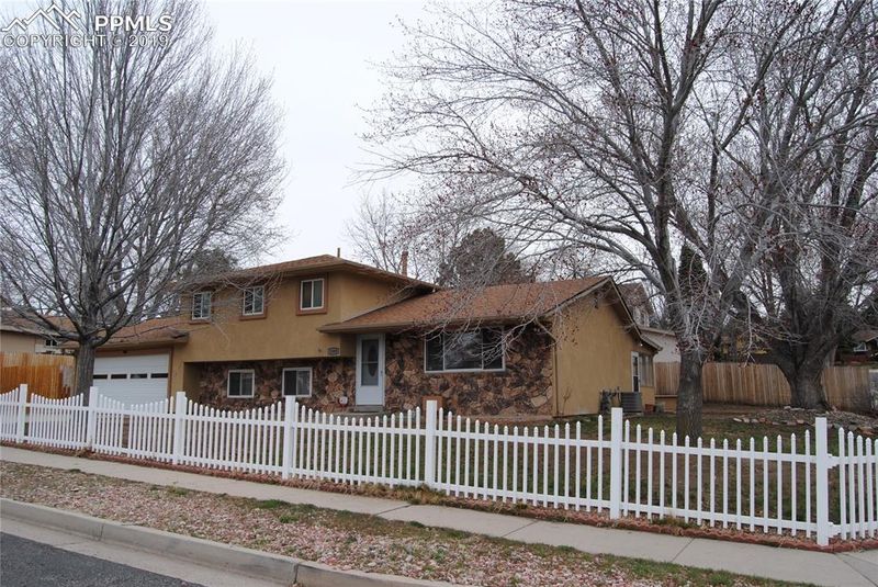 1385 Babcock Rd, Colorado Springs, CO 80915