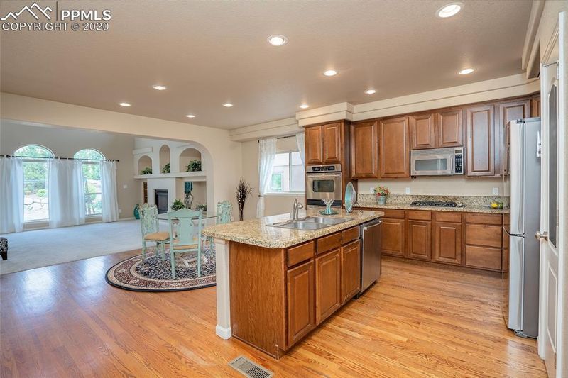 13861 Single Leaf Ct, Colorado Springs, CO 80921