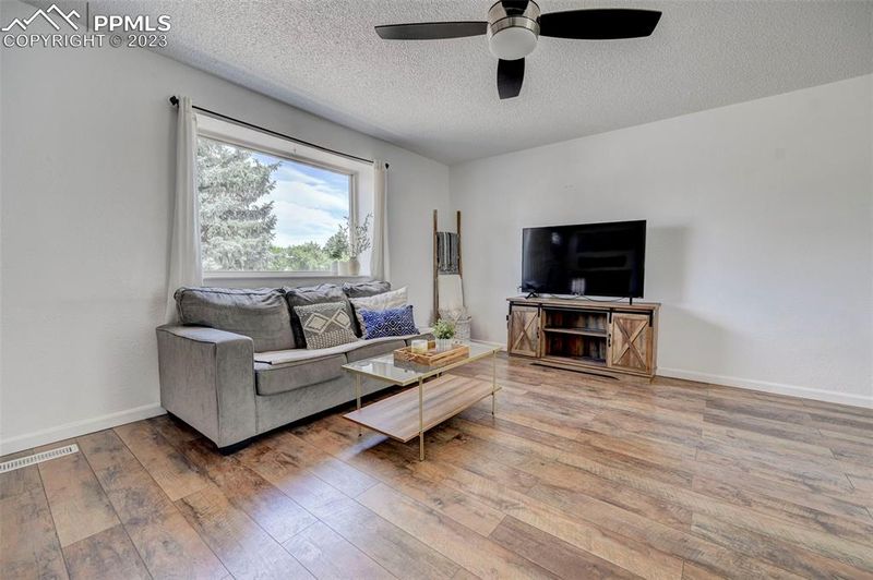 1390 Keith Dr, Colorado Springs, CO 80916