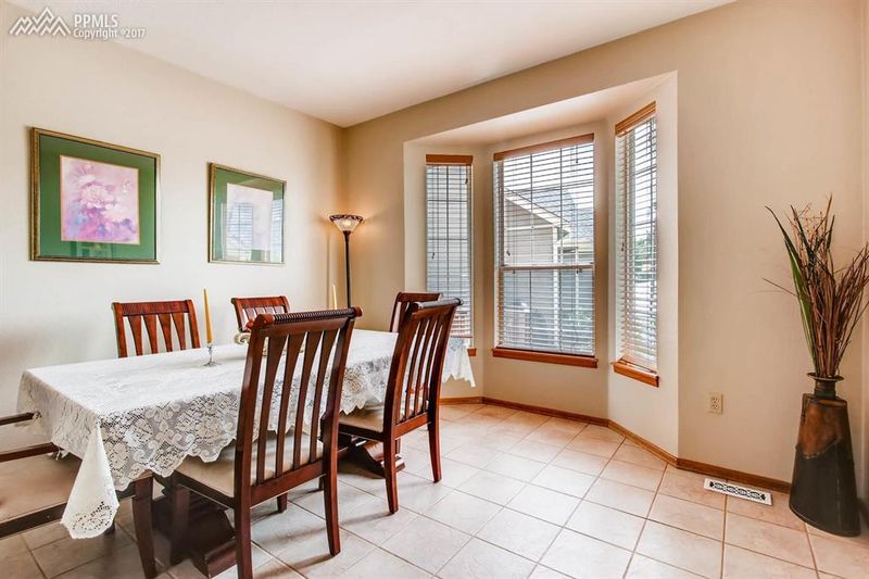 1397 Sunnyside St, Highlands Ranch, CO 80106