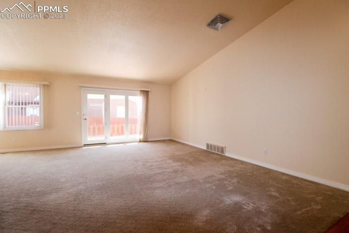 14 Brave Eagle Ct, Pueblo, CO 81001