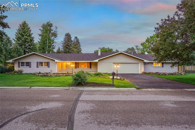 14 Broadmoor Ave, Colorado Springs, CO 80906