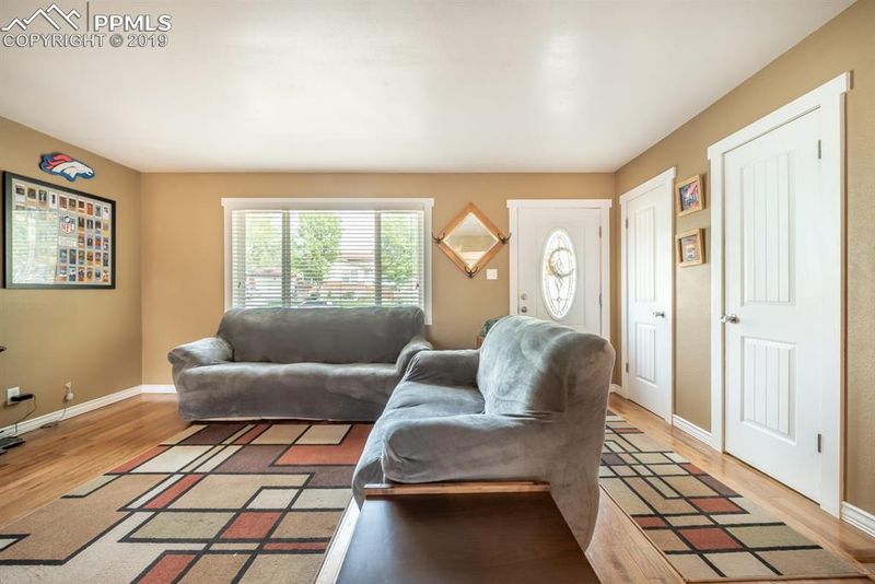 14 Carpenter Pl, Pueblo, CO 81001