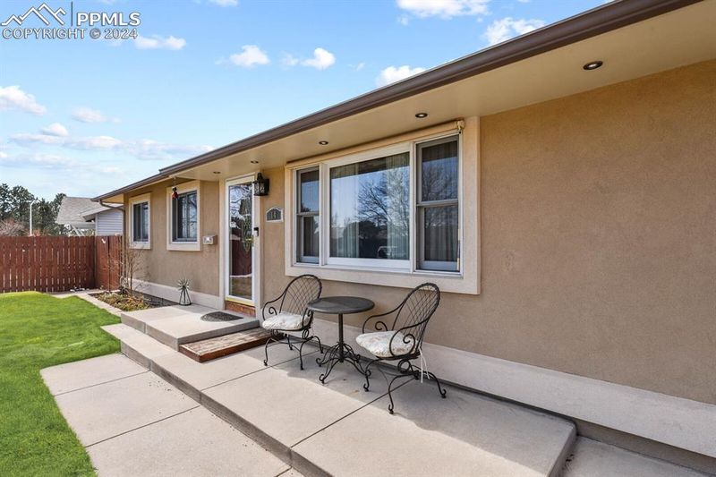 14 Dudley Ave, Colorado Springs, CO 80909