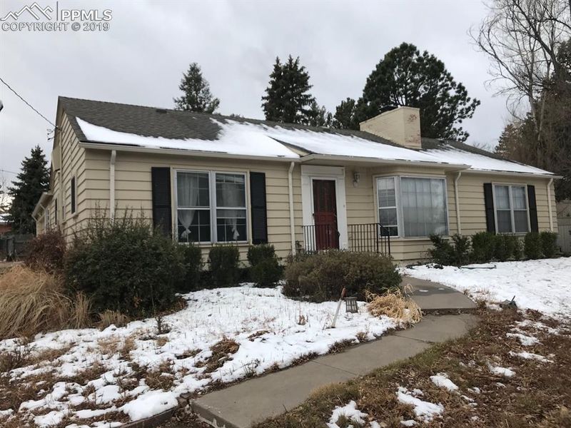 14 Oak Ave, Colorado Springs, CO 80906