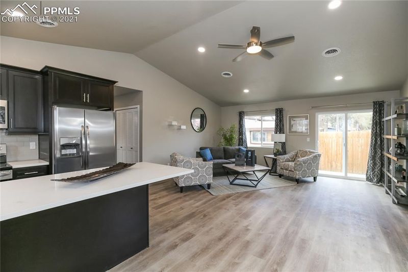 14 Shangra La Dr, Colorado Springs, CO 80907