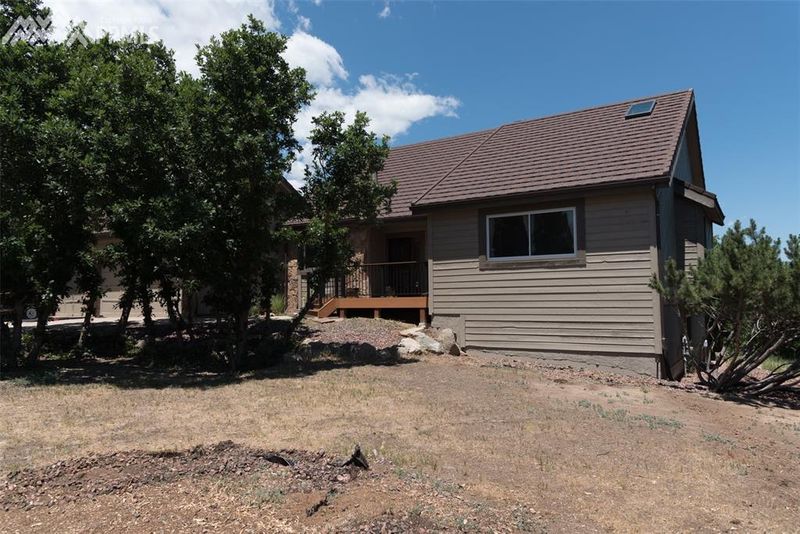 140 Beckwith Dr, Colorado Springs, CO 80906