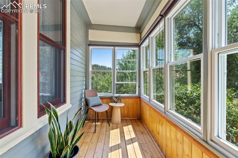 140 Cave Ave, Manitou Springs, CO 80829