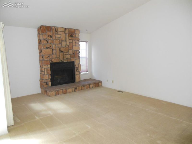140 Cobblestone Dr, Colorado Springs, CO 80906