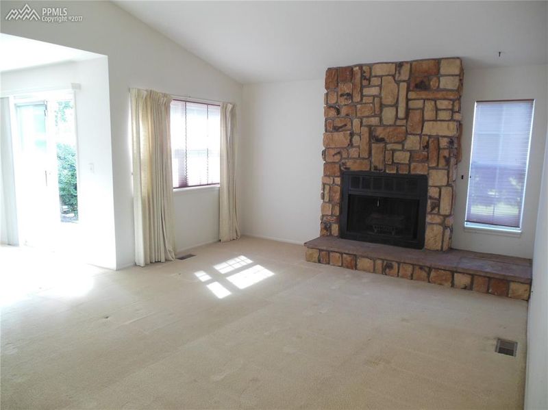 140 Cobblestone Dr, Colorado Springs, CO 80906