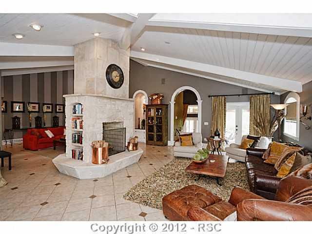 140 Huntington Pl, Colorado Springs, CO 80906
