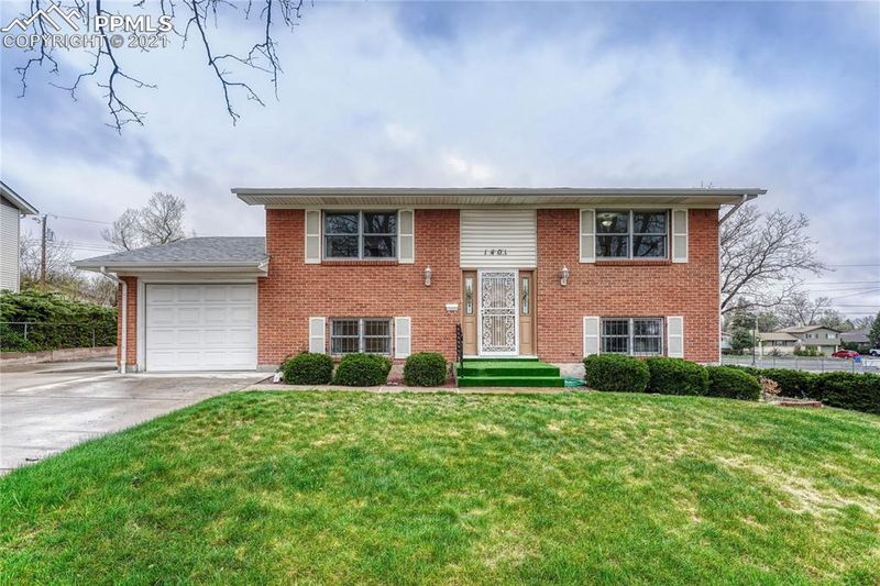 1401 Bowser Dr, Colorado Springs, CO 80909