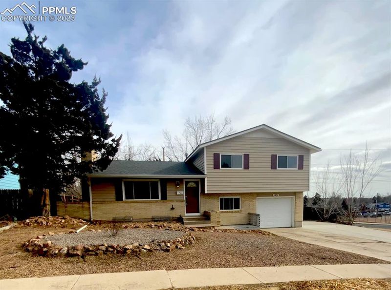 1401 Querida Dr, Colorado Springs, CO 80909