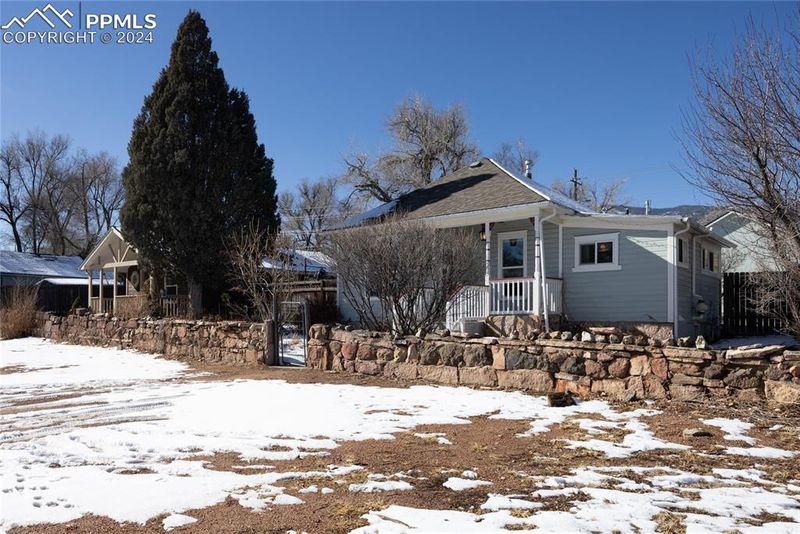 1402 Calvert Ave, Colorado Springs, CO 80904