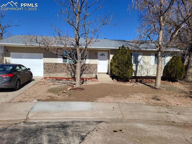 1402 Leigh Ln, Fountain, CO 80817