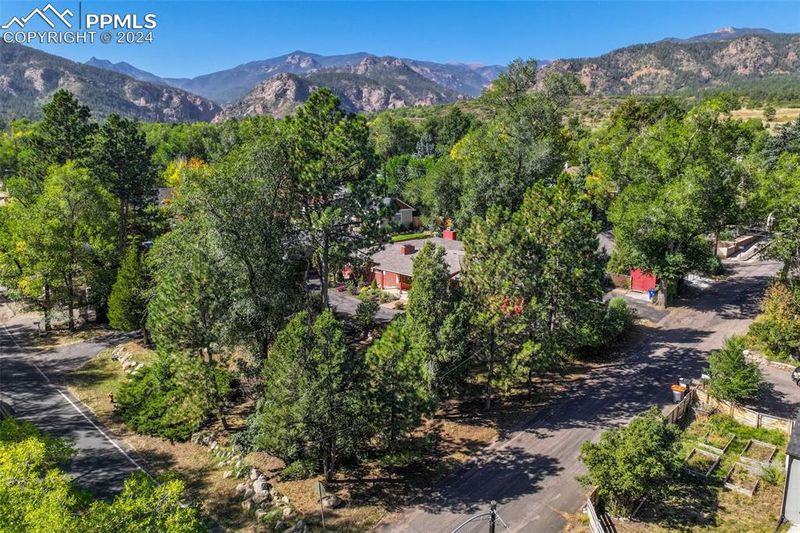 1404 W Cheyenne Rd, Colorado Springs, CO 80906