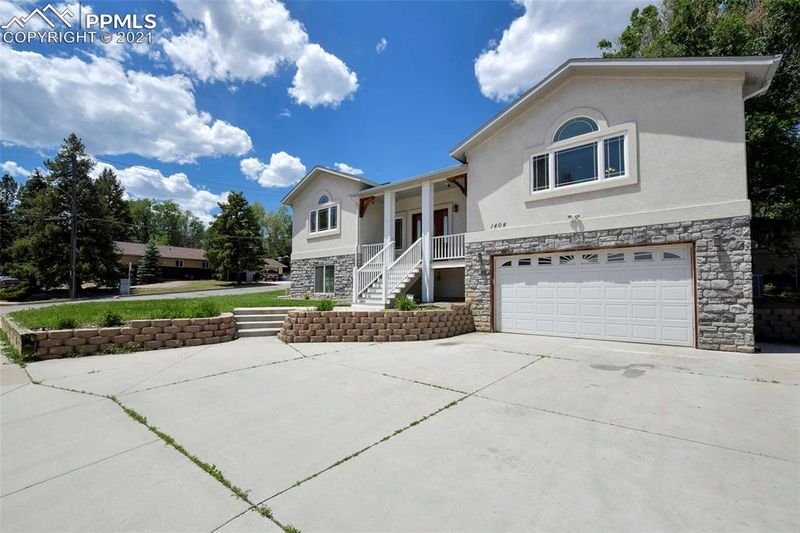 1404 Cooper Ave, Colorado Springs, CO 80907