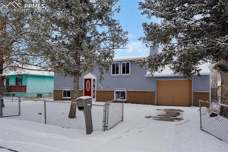 1405 Chadwick Dr, Colorado Springs, CO 80906