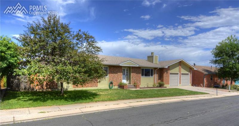 1405 E Friendship Ln, Colorado Springs, CO 80904