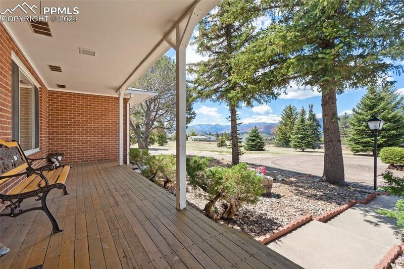 1405 Old Ranch Rd, Colorado Springs, CO 80921