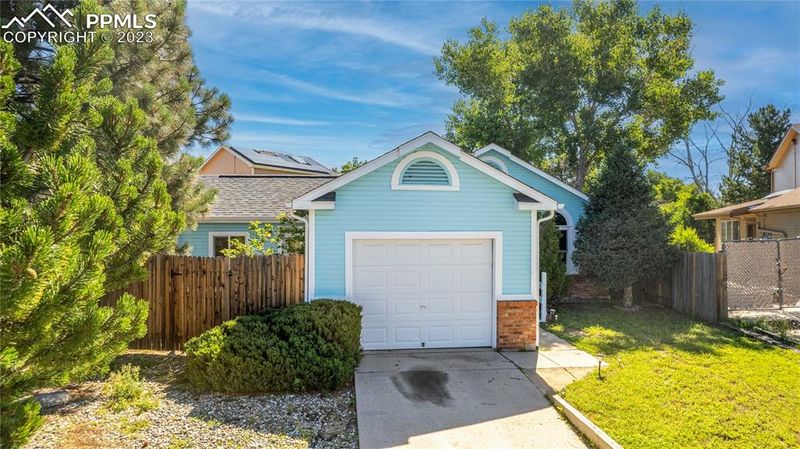 1405 Ride Ln, Colorado Springs, CO 80916