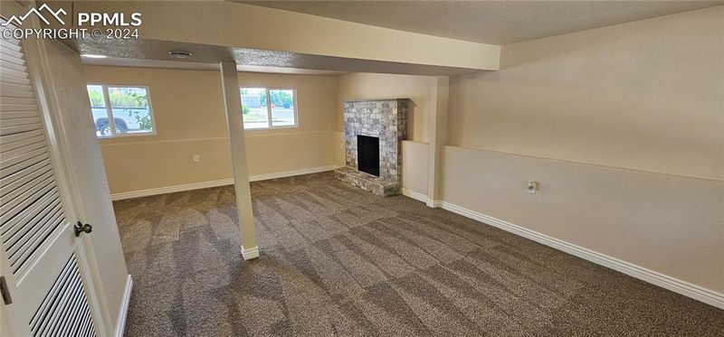 1406 De Reamer Cir, Colorado Springs, CO 80915