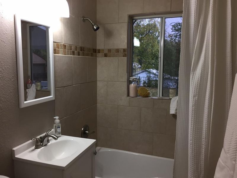1406 Howard Ave, Colorado Springs, CO 80909