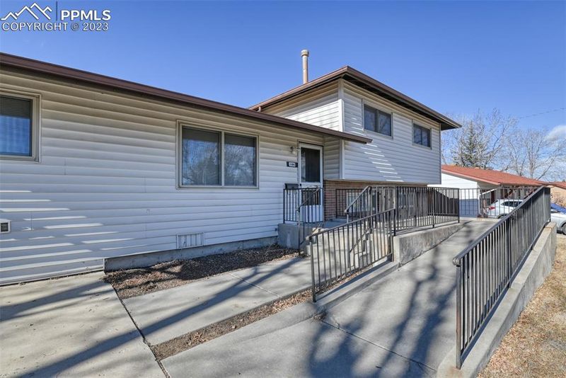 1406 Rainier Dr, Colorado Springs, CO 80910