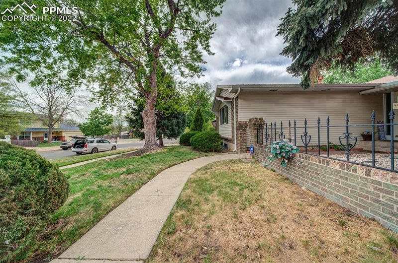 1406 Tesla Dr, Colorado Springs, CO 80909