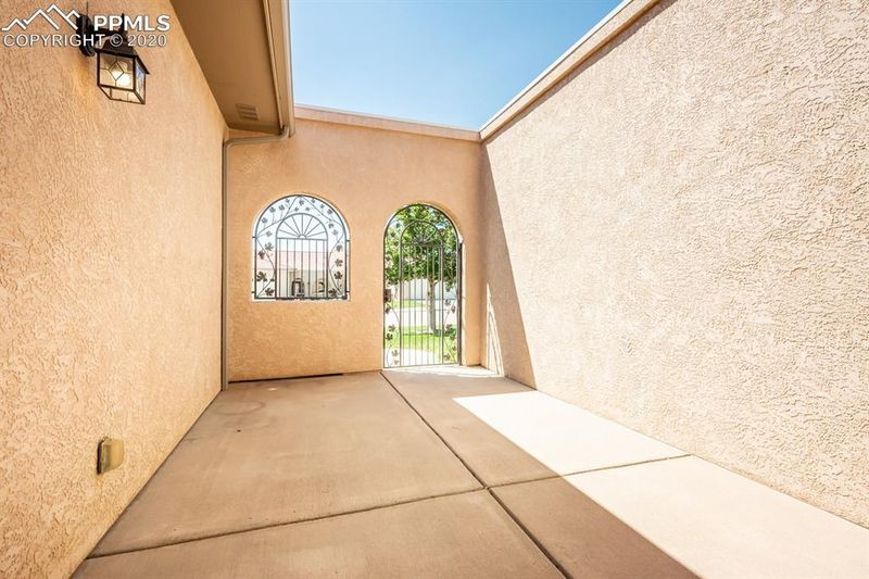 1409 Aquila Dr, Pueblo, CO 81008