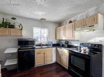 141 Esther Dr, Colorado Springs, CO 80911