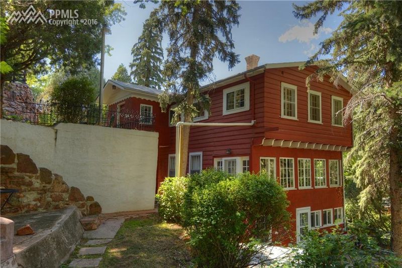 141 Spencer Ave, Manitou Springs, CO 80829