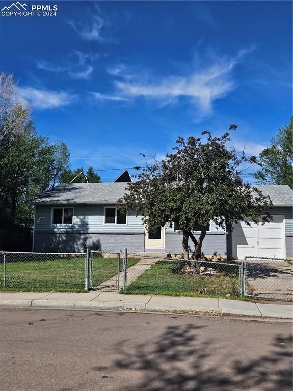 1410 Chadwick Dr, Colorado Springs, CO 80906
