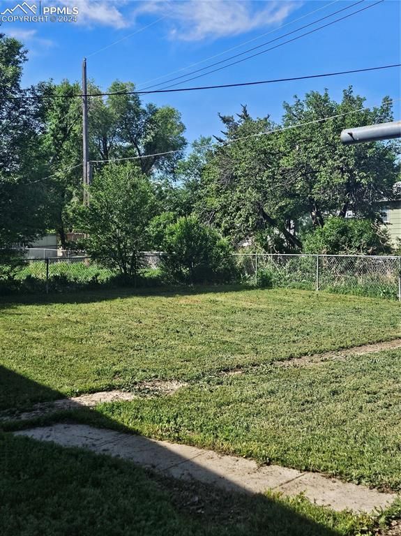 1410 Chadwick Dr, Colorado Springs, CO 80906