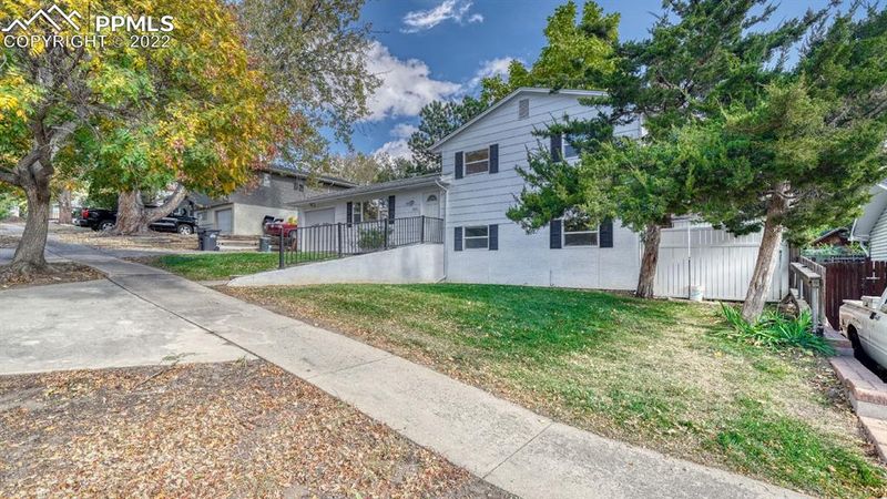 1411 Clemson Dr, Colorado Springs, CO 80909