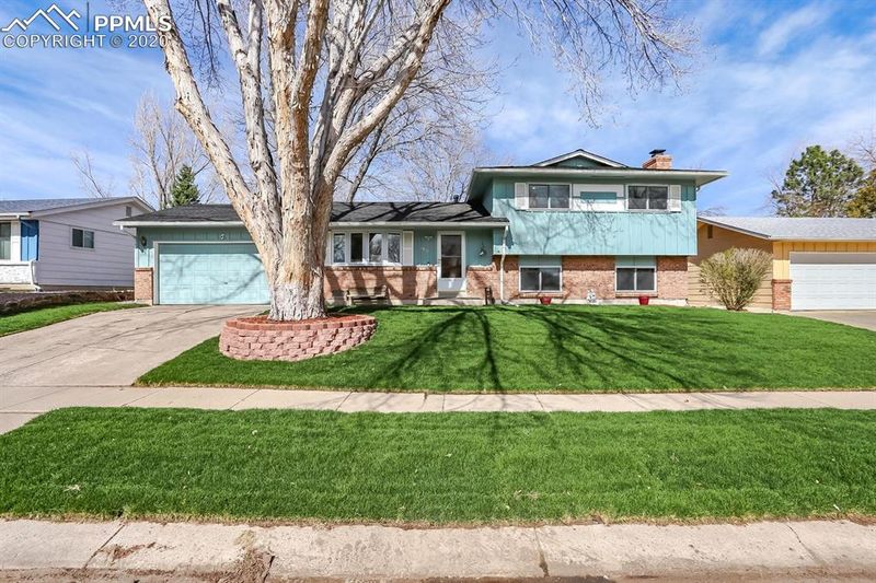 1411 Osgood Rd, Colorado Springs, CO 80915