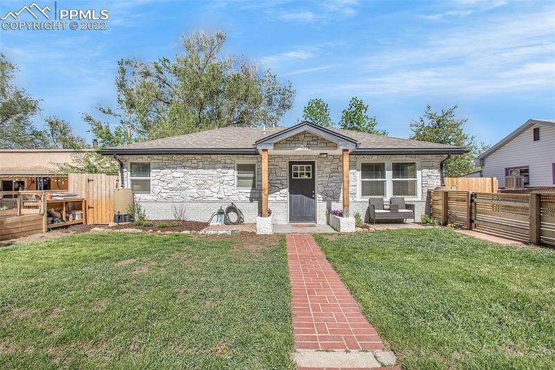 1413 Arch St, Colorado Springs, CO 80904