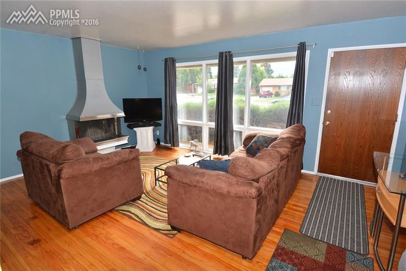 1413 N Circle Dr, Colorado Springs, CO 80909
